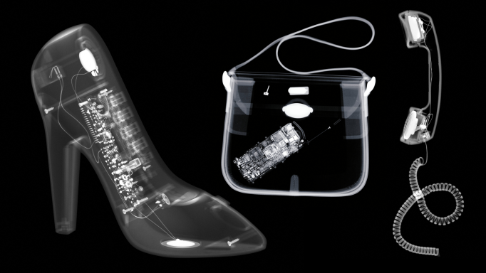 Différentes objets vus aux rayons X (photos Nick Veasey/Science Photo Library/AFP - photomontage La Lettre de l'Expansion).