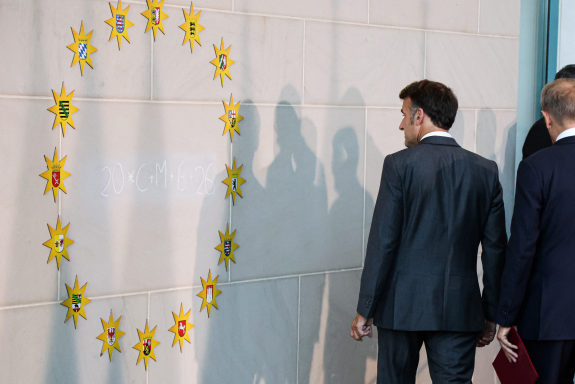 Emmanuel Macron à Berlin, à l'occasion du sommet E5, le 24 juin 2026 (photo Ludovic Marin/AFP).