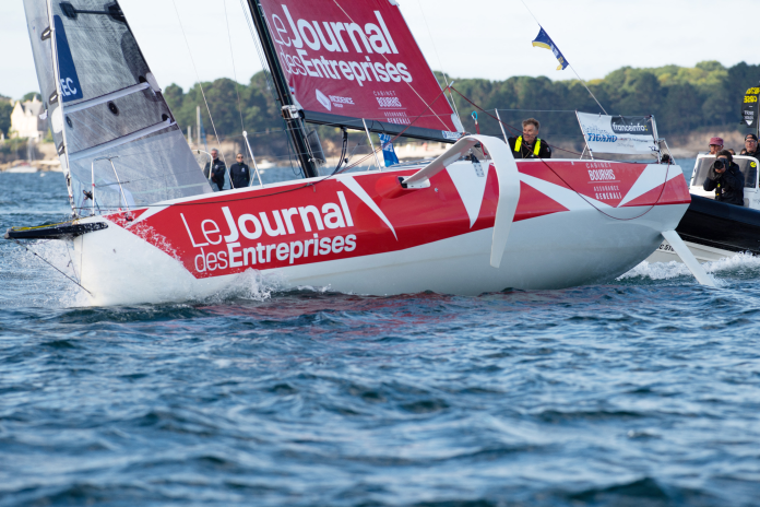 En 2022, Le Journal des Entreprises surfait encore sur le succès, sponsorisant le navigateur Frederic Duthil, qui participait à La Solitaire du Figaro (photo Nicolas Pehe/DDPI/AFP).