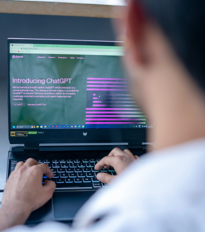 Un utilisateur de Chat GPT (photo Viralyft / Unsplash).