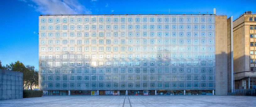 La façade de l'Institut du monde arabe à Paris (photo D.R.).