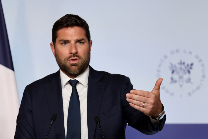 Le ministre du logement, Vincent Jeanbrun, après le Conseil des ministres, le 24 juin 2026 (photo Mehdi Fedouach/AFP).