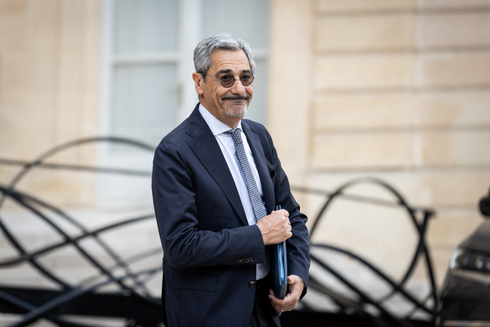 Serge Papin, le 14 octobre, à la sortie du Conseil des ministres (photo Telmo Pinto/NurPhoto/AFP).