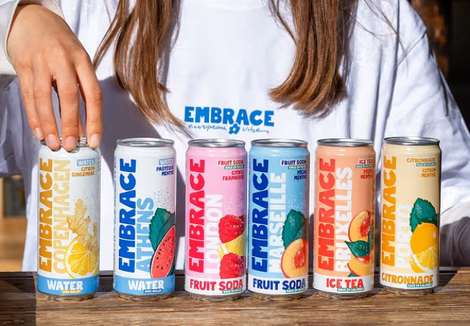 Embrace, la nouvelle marque de boissons sans alcool lancée par Augustin Paluel-Marmont (photo D.R.).