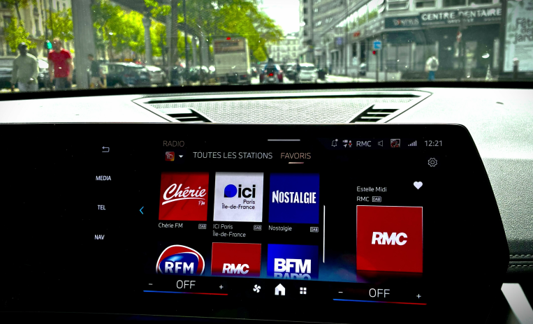 Auto radio (photo La Lettre de l'Expansion).