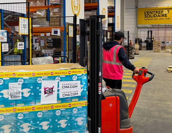 La Fondation CMA CGM a offert 50 tonnes de produits d’hygiène infantile aux Restos du cœur (photo D.R.).