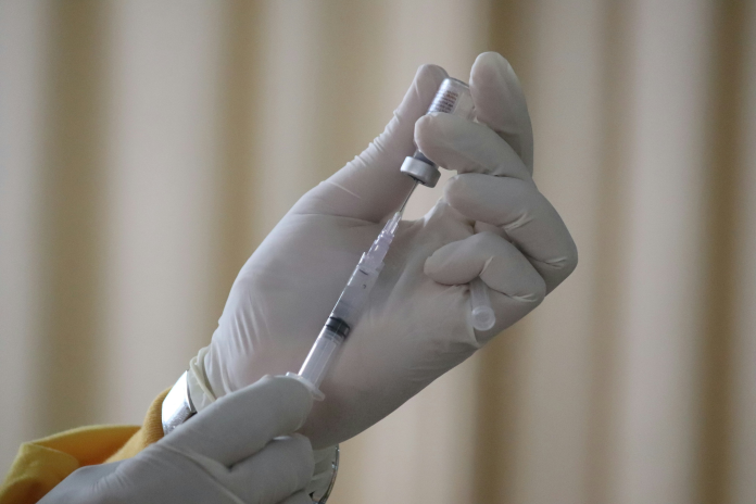 Vaccination contre le Covid (photo  Mufid Majnun/Unsplash).