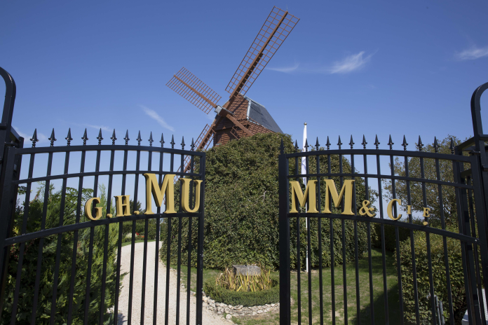 Le Moulin de Verzenay, près de Reims, propriété G.H. Mumm et classé monument historique (Photo Service de Presse Mumm).