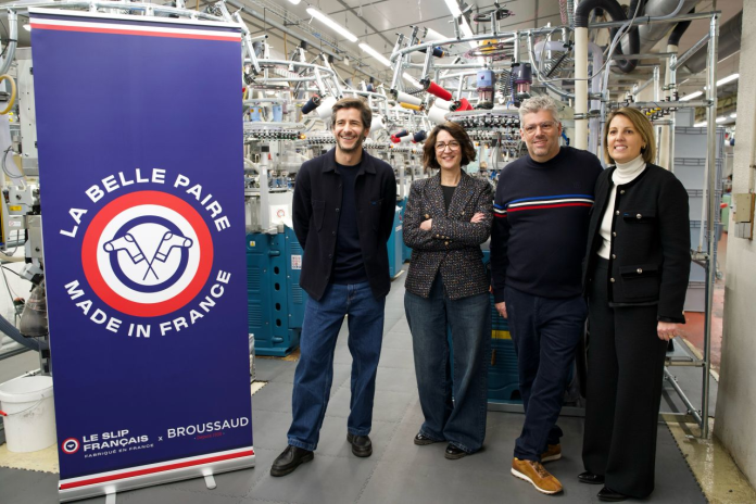 Guillaume Gibault, fondateur du Slip Français, avec Léa Marie sa directrice générale et Aymeric Broussaud et Alexandra Broussaud de la manufacture de chaussettes Maison Broussaud (photo D.R.).