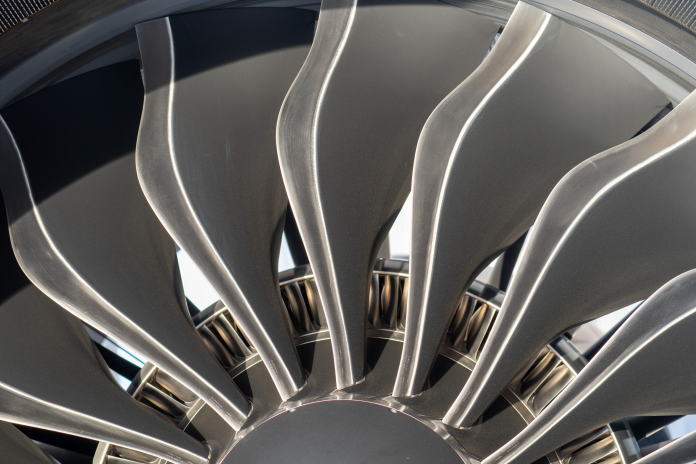 Le moteur d'un Airbus A321 Neo d'Egyptair, lors du salon aéronautique de Dubaï, en 2023 (photo Airbus).