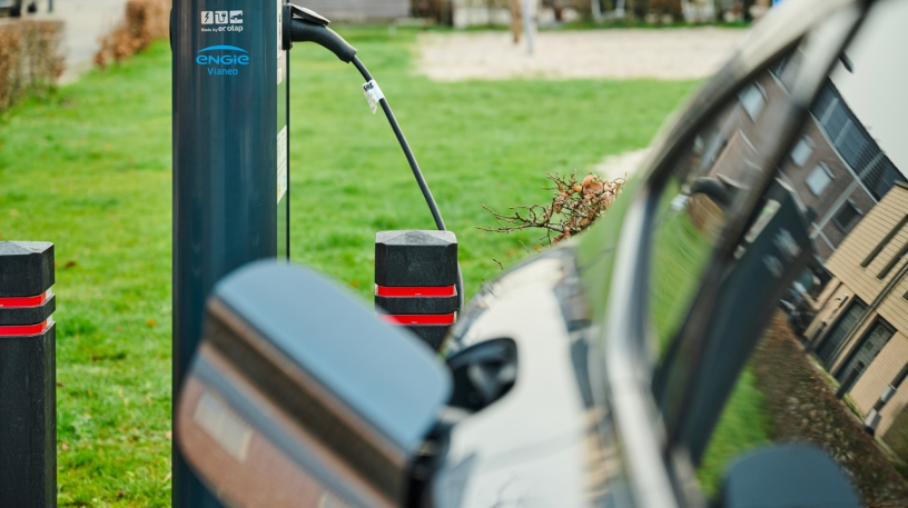 Interrogés par Terra Nova sur les nouvelles mobilités, les Français recommandent d’augmenter le nombre de bornes de recharge (photo Engie Vianeo).