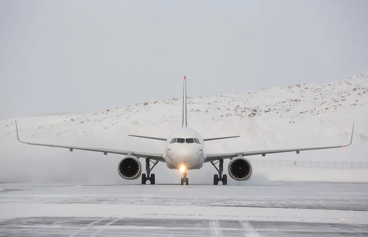 Un Airbus A320neo en bout de piste (photo D.R.).