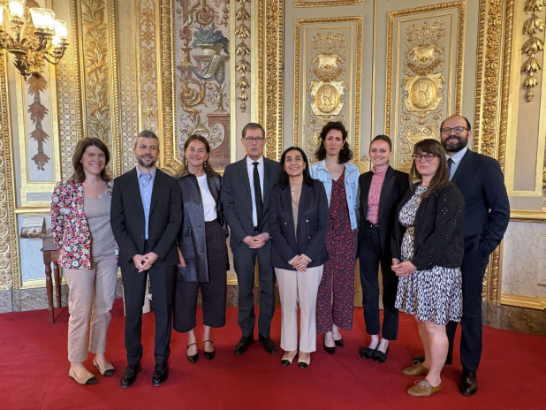 Les représentants de l'Alliance de la radio autour du sénateur Laurent Lafon (photo D.R.).