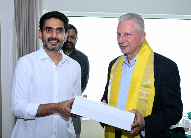 Nara Lokesh, le ministre indien des Technologies de l'information et de l'Électronique et Aiman Ezzat, le directeur général de Capgemini (photo Nara Lokesh/X).