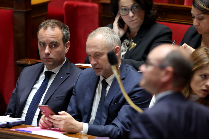 Sébastien Lecornu, Premier ministre et Laurent Panifous, ministre des relations avec le parlement, le 3 juin à l'Assemblée nationale (photo Xavier Galiana/AFP).