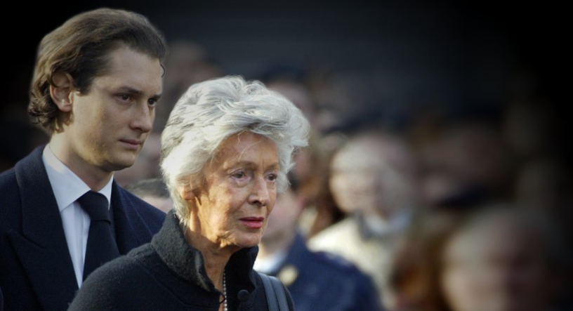 John Elkann et Marella Caracciolo lors des funérailles de Giovanni Agnelli le 26 janvier 2003 à Turin (photo Gabriel Bouys/AFP).