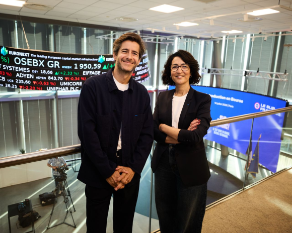 Guillaume Gibault, PDG du Slip Français et Léa Marie, directrice exécutive du Slip Français, le 14 juillet après avoir sonné la cloche dans les locaux d'Euronext (photo D.R.).