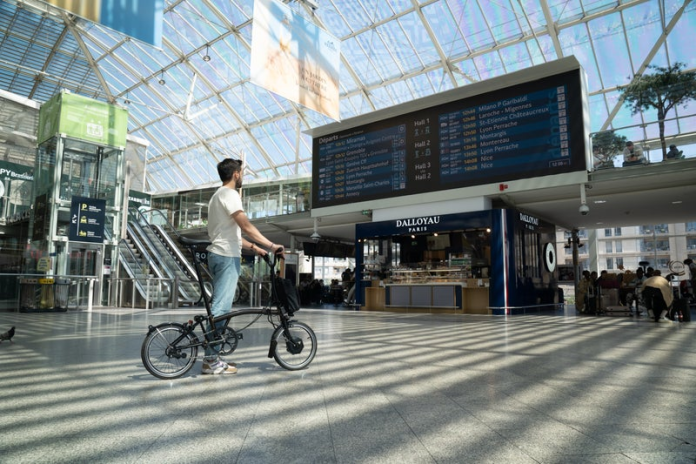 Brompton, des vélos pliables, adaptés aux déplacements urbains (photo D.R).