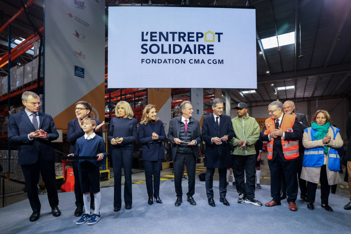 En décembre 2024, la Fondation CMA CGM inaugurait le plus grand entrepôt solidaire de France, à Marseille, en présence de Brigitte Macron (Photo Fondation CMA CGM).