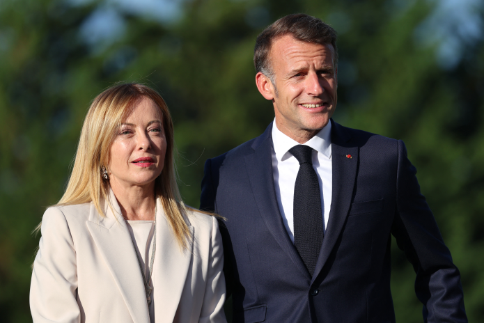 Giorgia Meloni et Emmanuel Macron, lors du sommet du G7, le 15 juin 2026 à Evian (photo Ludovic Marin/AFP).

