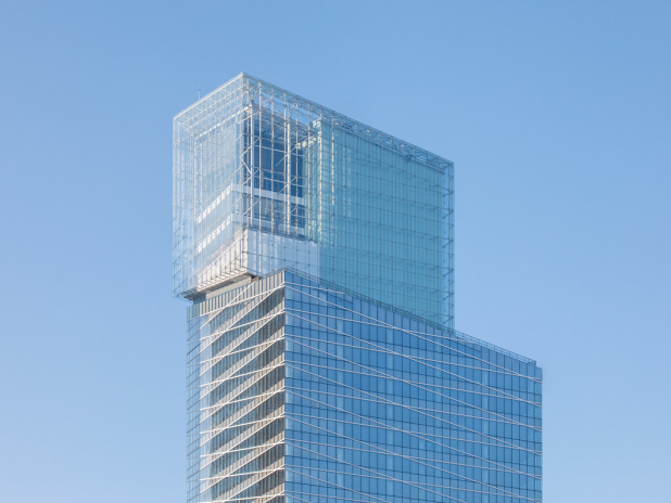 Le sommet de la tour Saint-Gobain, à la Défense (photo D.R.).