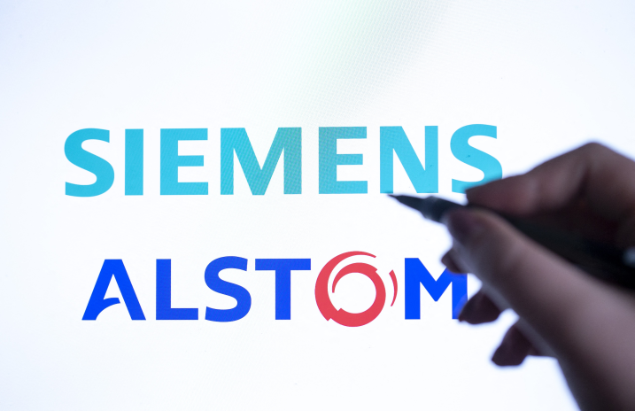 Bruxelles avait mis son veto à la fusion entre Alstom et Siemens dans le ferroviaire. "Une mauvaise décision", prise "sur de mauvais fondement", avait alors estimé le Premier ministre Édouard Philippe (photo Aytac Unal/AFP).