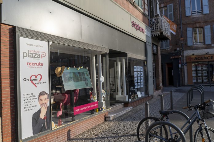 Agence Stéphane Plaza Immobilier à Albi, en août 2025 (photo Antoine Boureau/Hans Lucas/AFP).