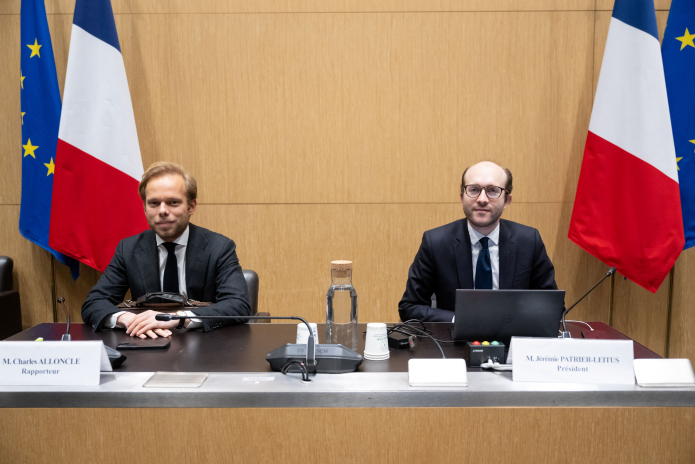 Les députés Charles Alloncle et Jérémie Patrier-Leitus, à l'Assemblée nationale en février 2026 (photo Bertrand Guay/AFP).