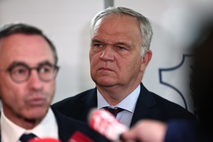 François-Noël Buffet, alors ministre auprès du ministre de l'intérieur Bruno Retailleau, lors d'une conférence de presse à Sartrouville, en septembre 2025 (photo Thibaud Moritz/AFP).