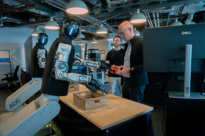 Le robot HMND 01, un humanoïde développé par SKL Robotics Ltd (photo D.R.).