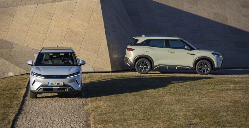 Abordables, les voitures électriques chinoises - comme ici avec BYD ? C'est parce que, pour la Chine, subventionner toute une industrie est un faible prix à payer pour un objectif de suprématie industrielle (photo D.R.).