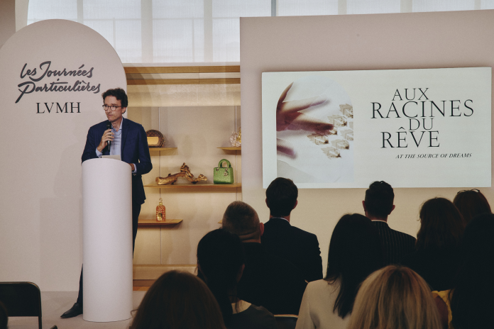 Antoine Arnault, détaillant le programme des prochaines Journées Particulières du groupe LVMH, autour du thème "Aux racines du rêve" (photo Dorian Prost).