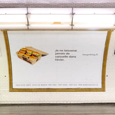 La campagne parodique de Burger King dans le métro parisien (Photo agence Buzzman).