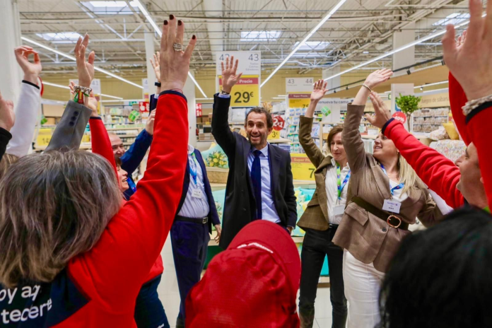 Alexandre Bompart, célébrant l'inauguration du 1 600e Carrefour en Espagne (photo D.R.).