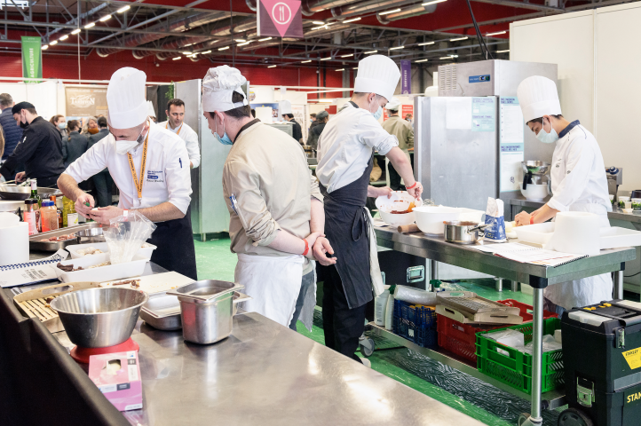 Salon de l'apprentissage et des métiers. L'apprentissage explique une grande part de la baisse du chômage en France - JEAN-FRANCOIS FORT / HANS LUCAS / HANS LUCAS VIA AFP 