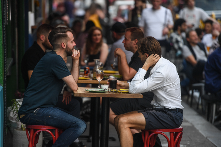 Londoniens en terrasse - PETER SUMMERS / GETTY IMAGES EUROPE / GETTY IMAGES VIA AFP