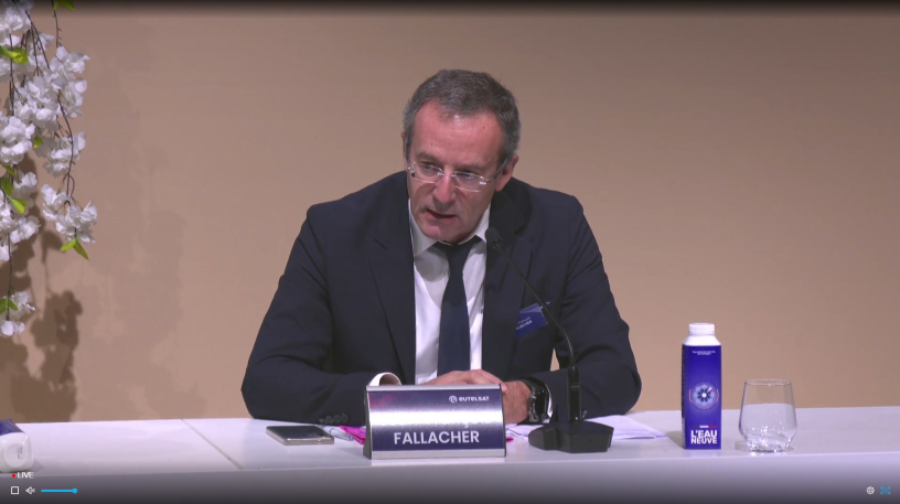 Jean-François Fallacher, le directeur général d’Eutelsat, lors de l'assemblée générale du 30 septembre 2025
