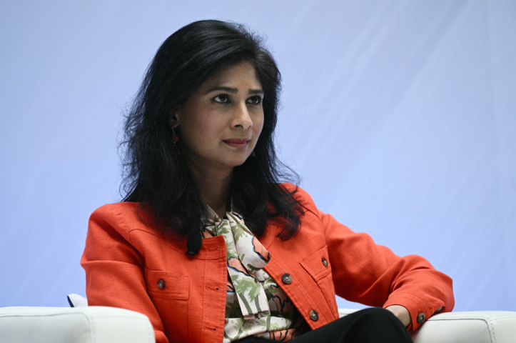Gita Gopinath, professeure à Harvard et ancienne directrice générale adjointe du FMI - Photo par BRENDAN SMIALOWSKI / AFP