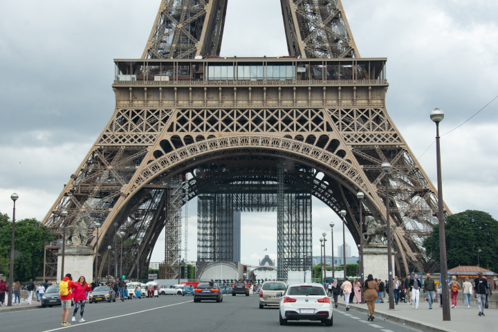 FRANCE - EIFFEL TOWER - PARIS