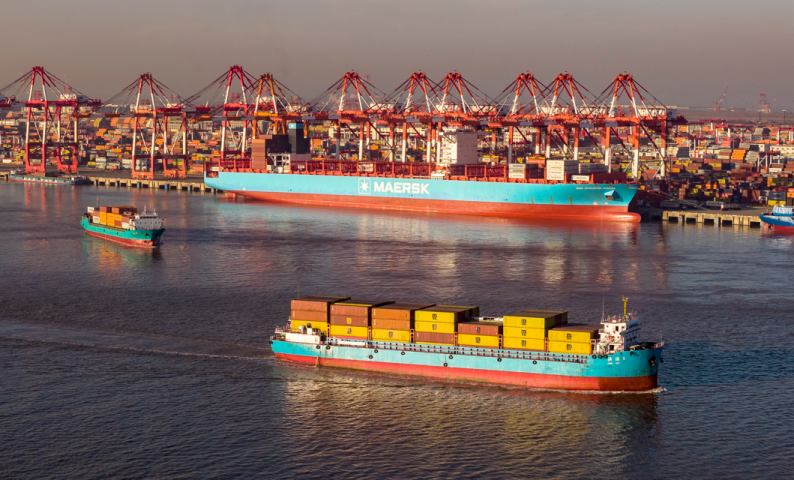 Porte-conteneurs à Shanghai - CFOTO / NurPhoto / NurPhoto via AFP