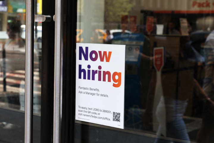 Le marché du travail américain reste tendu. Photo by Michael M. Santiago / GETTY IMAGES NORTH AMERICA / Getty Images via AFP