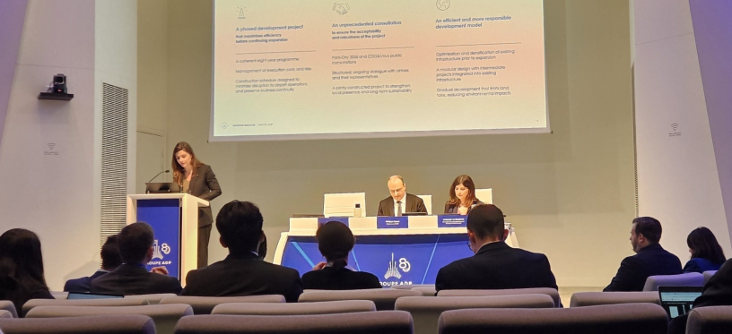 De gauche à droite : Justine Coutard, directrice générale adjointe en charge des opérations, Philippe Pascal, président-directeur général du Groupe ADP, et Christelle de Robillard, directrice financière.