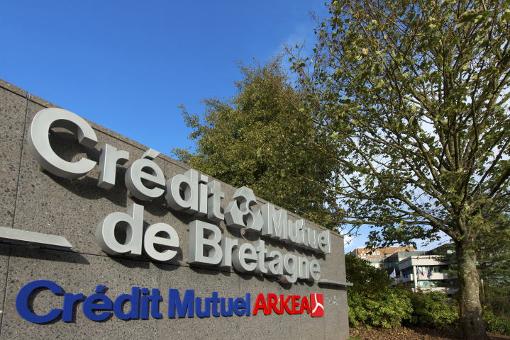 Credit mutuel Arkea, groupe de bancassurance cooperatif et mutualiste