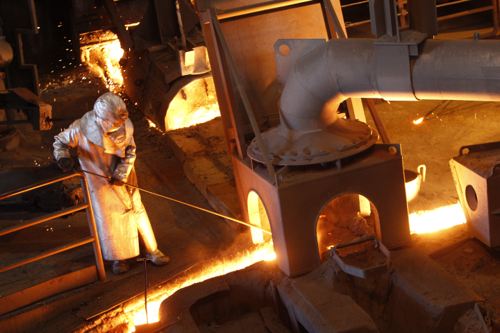 Un tiers des emplois dans l'industrie métallurgique, particulièrement gourmande en énergie, seraient menacés en France (Fred MARVAUX/REA)