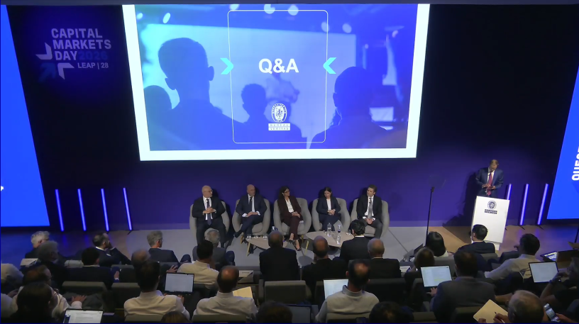 Hinda Gharbi et l’équipe dirigeante de Bureau Veritas lors du Capital Markets Day organisé à Paris le 22 septembre.