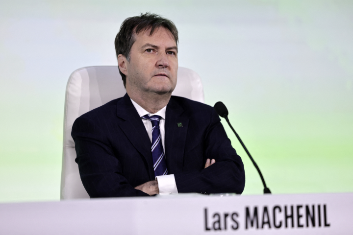 Lars Machenil, le directeur financier de BNP Paribas. (Photo by STEPHANE DE SAKUTIN / AFP)
