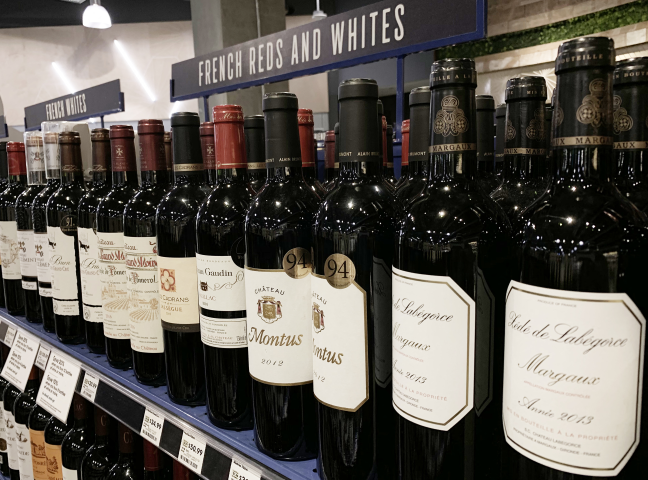 Vins rouges. Photo by Mark RALSTON / AFP