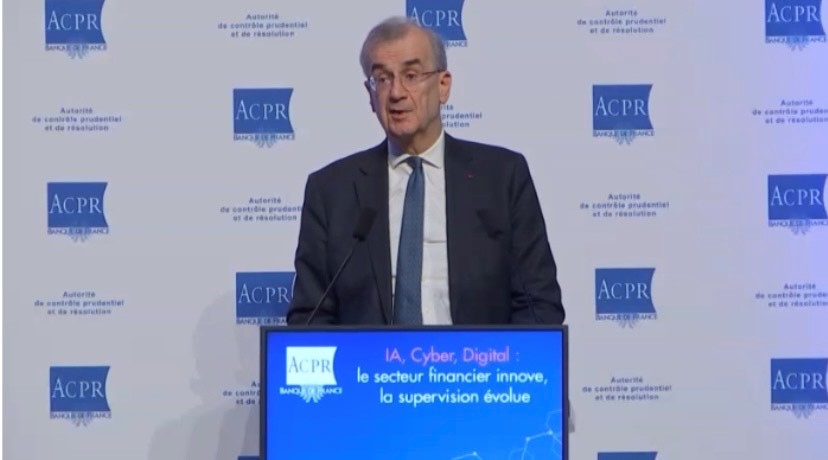 François Villeroy de Galhau, gouverneur de la Banque de France et président de l'ACPR (crédits : conférence IA, Cyber, Digital, le secteur financier innove, la supervision évolue)