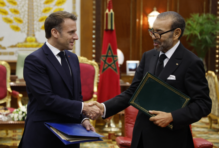 Emmanuel Macron et Mohammed VI (photo by ludovic marin / pool / afp)