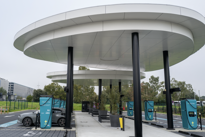 Station pour recharger les véhicules électriques à proximité de Toulouse. Photo by Frederic Scheiber / Hans Lucas / Hans Lucas via AFP